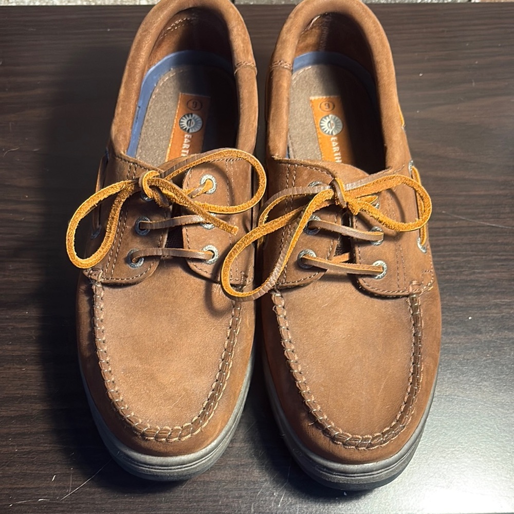EARTH SHOW Brown Leather Shoes
